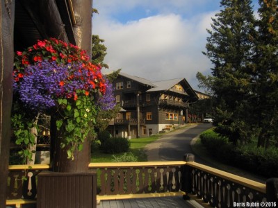 Glacier Park Lodge снаружи