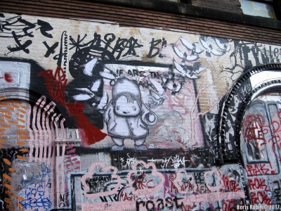 Граффити на стенах Candie Building