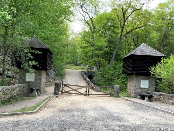 Вход в Putnam Memorial State Park