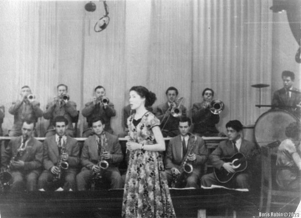 Выступление эстрадного оркестра Новосибирского мединиститута на Томском телевидении, 1958 год.